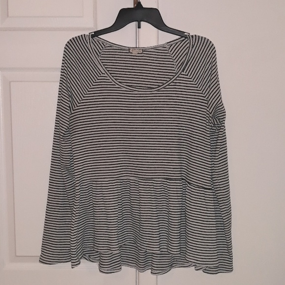 Tops - SALE! Long sleeves striped peplum top
